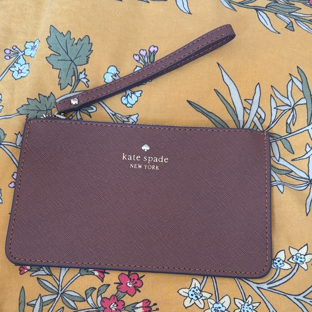NWOT Kate Spade New York brown Leather Wristlet 8" x 5" Sleek & Classy w/Zipper